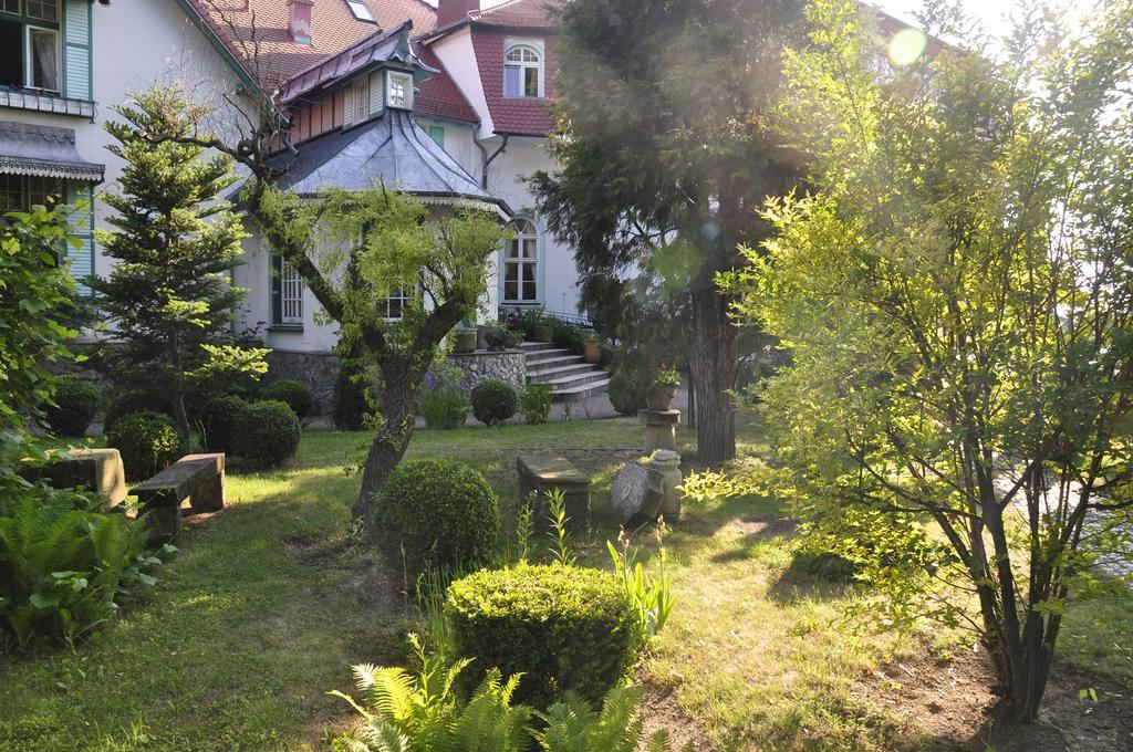 Hotel Garden Boleslawiec  Bagian luar foto