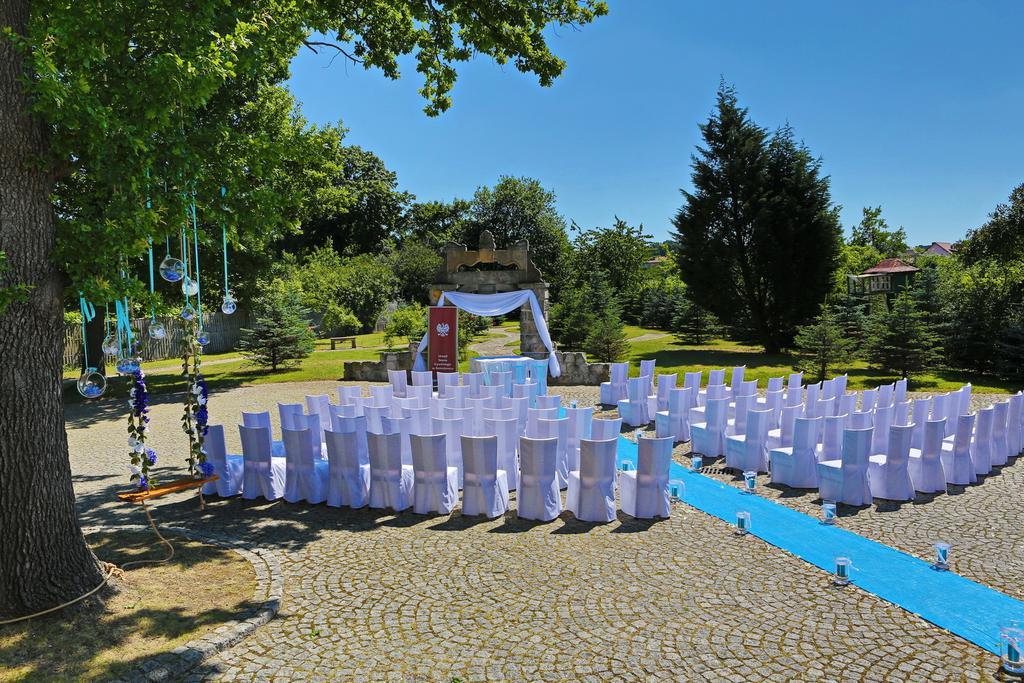 Hotel Garden Boleslawiec  Bagian luar foto