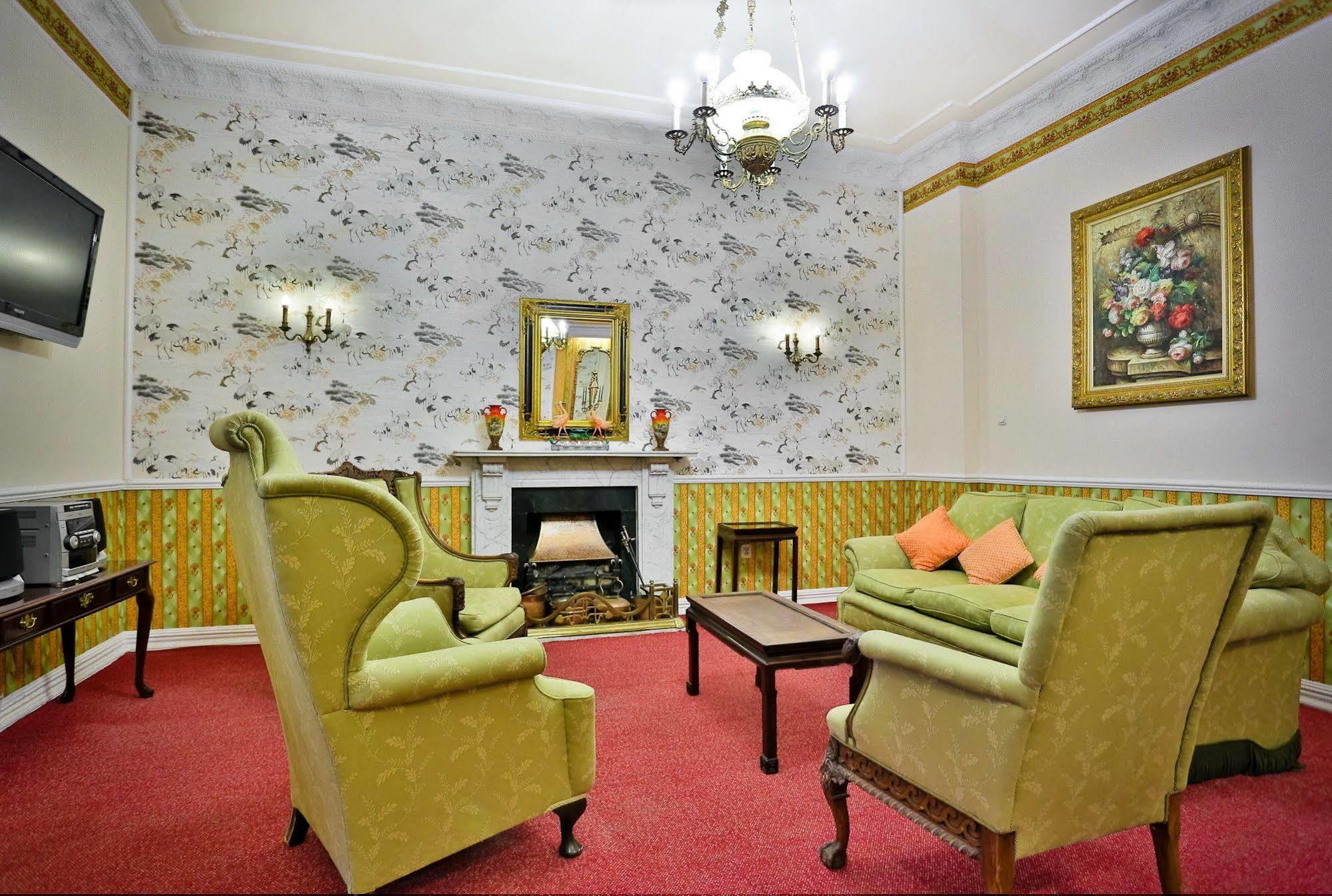 Hotel Garden Boleslawiec  Bagian luar foto