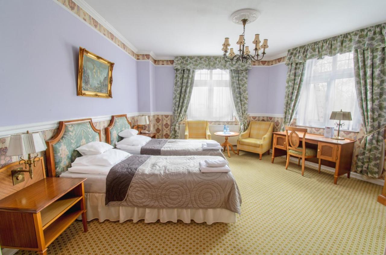 Hotel Garden Boleslawiec  Bagian luar foto