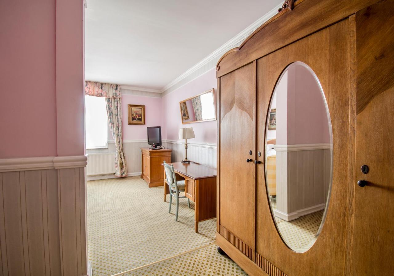 Hotel Garden Boleslawiec  Bagian luar foto